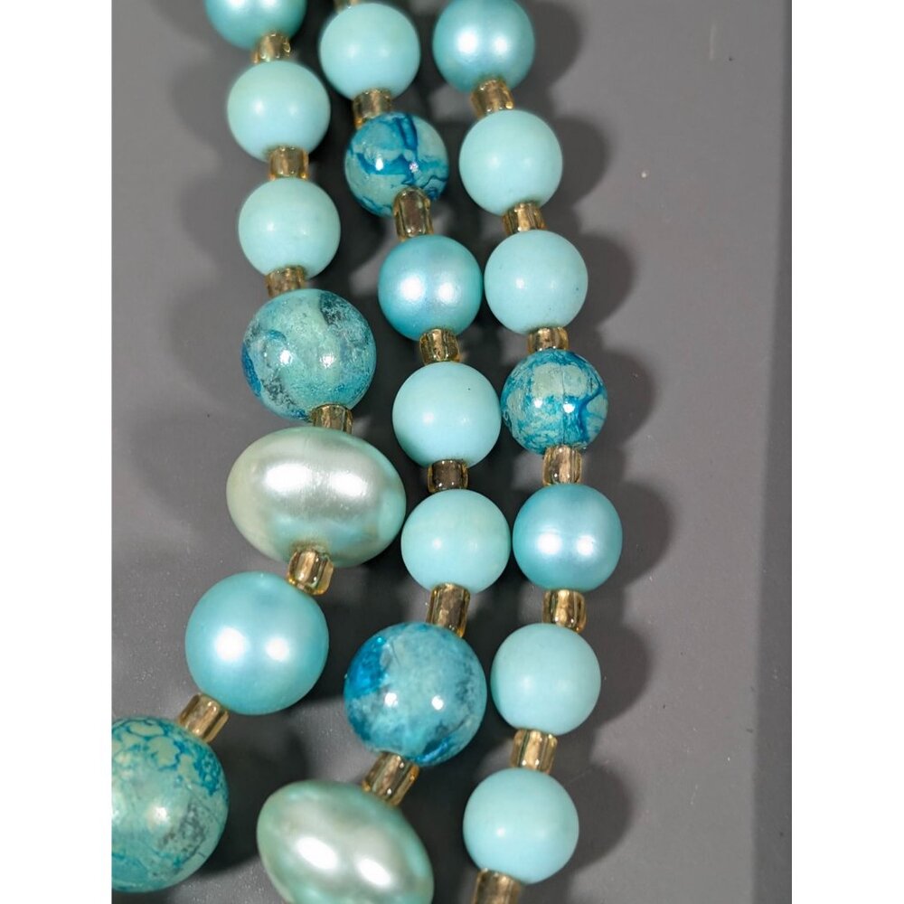 Vintage Japan Aqua Blue Pearlized Lucite Triple Strand Choker Necklace 17" - Picture 5 of 9